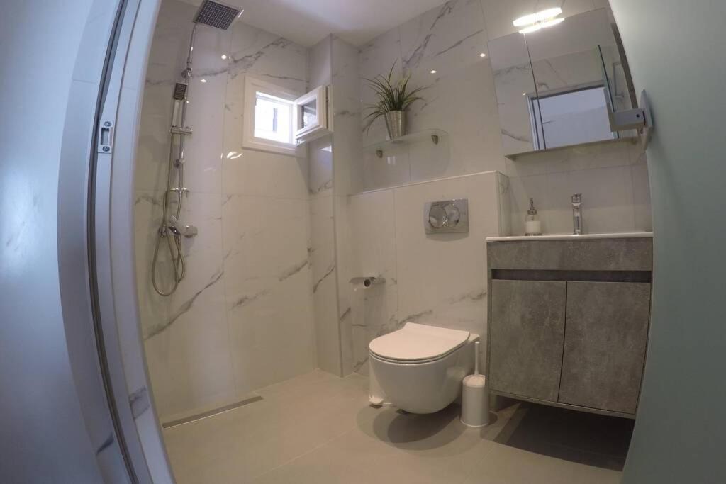 Polychrono New 2 Bedroom Apt. Just By The Sea! Buitenkant foto