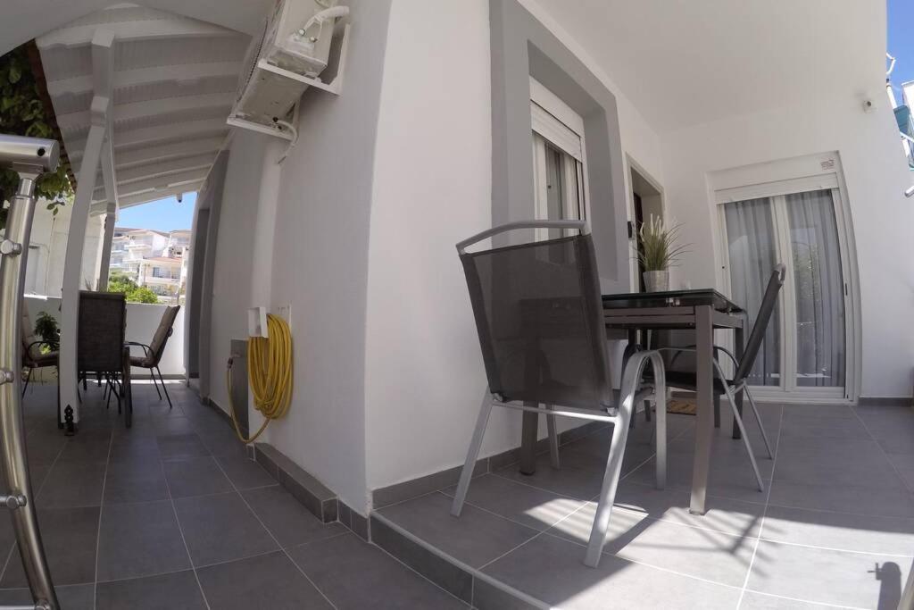Polychrono New 2 Bedroom Apt. Just By The Sea! Buitenkant foto