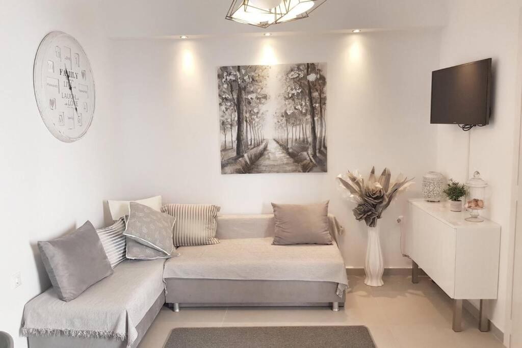 Polychrono New 2 Bedroom Apt. Just By The Sea! Buitenkant foto